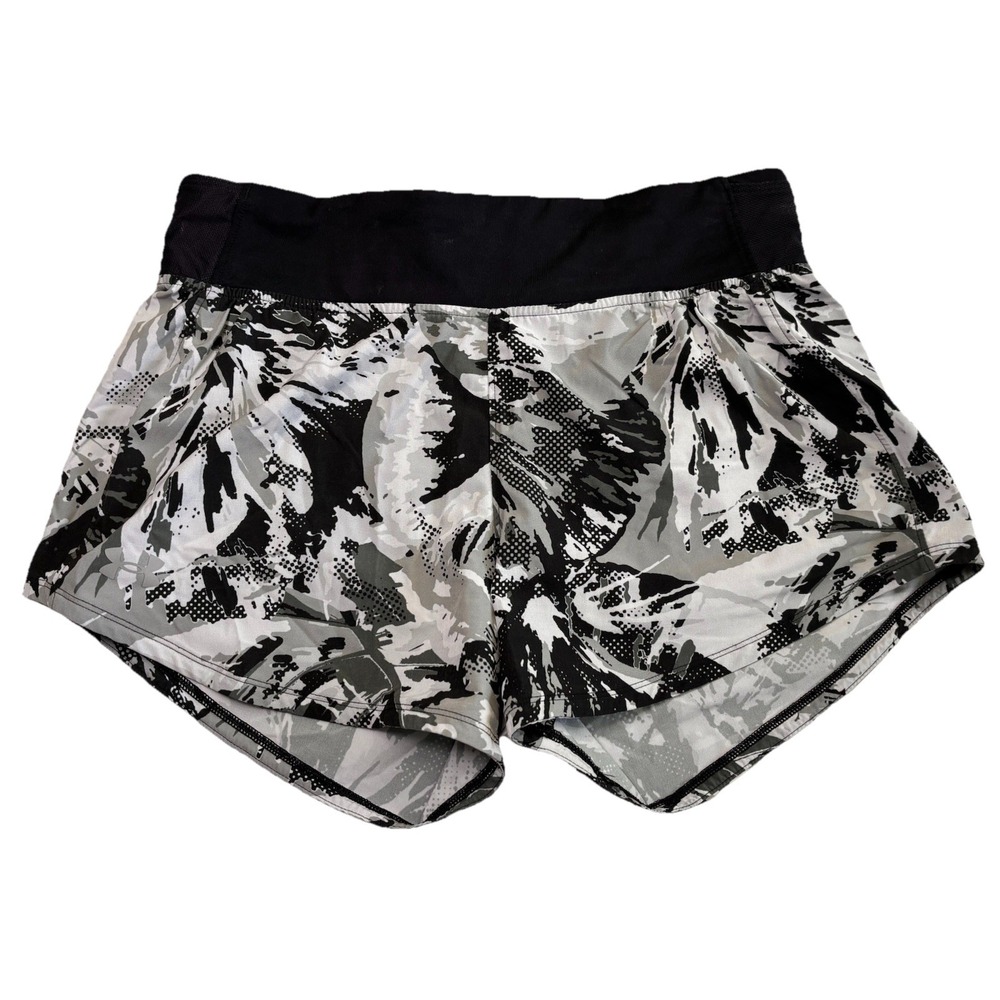 Under Armour SpeedPocket Run Shorts Womens Medium‎ Black Camo Athletic 3"